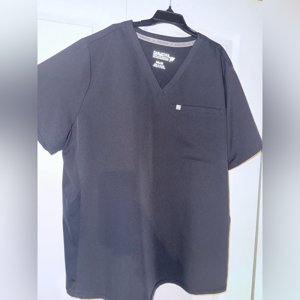 Fabletics Black Vital 1-Pocket Scrub Top